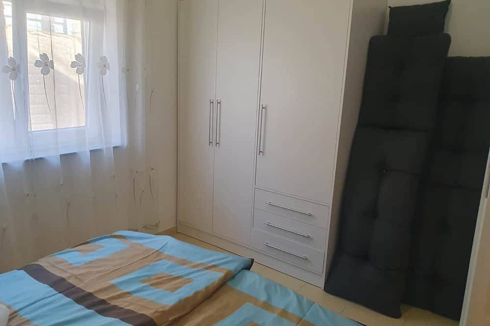 Ganze Wohnung, Apartment 30m vom Meer, Mit Boje für Boote vor dem Hausdirekt am Meer, (4+1) in Sukosan, Zadar