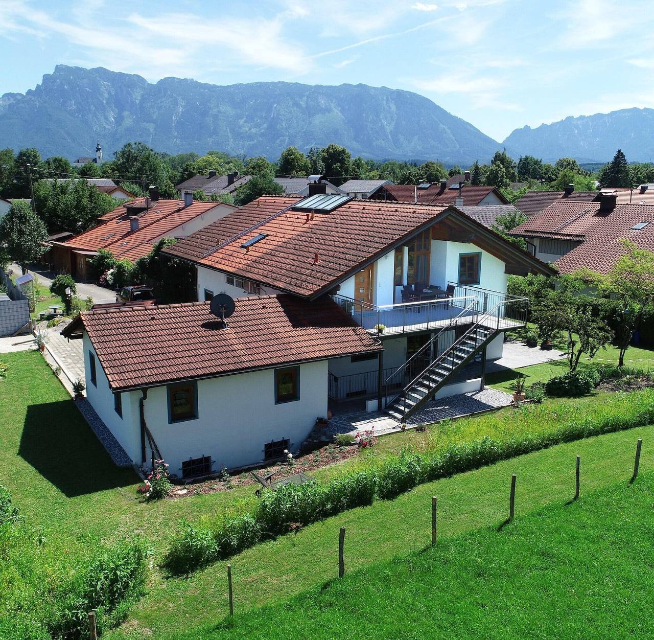 Ganze Wohnung, Ferienwohnung 'Exklusiv Hinterreiter' mit Bergblick, Wlan und Klimaanlage in Ainring, Rupertiwinkel