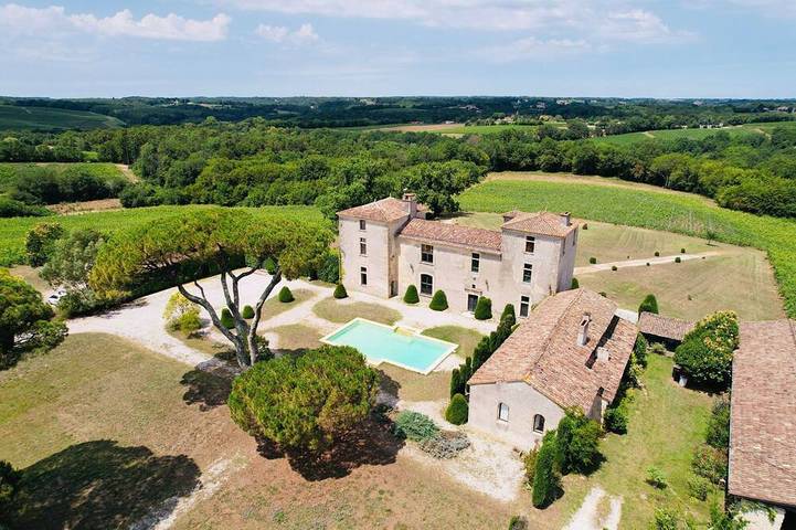Château Haute-Sage : demeure familiale d'exception avec piscine in Haux, Région de Bordeaux