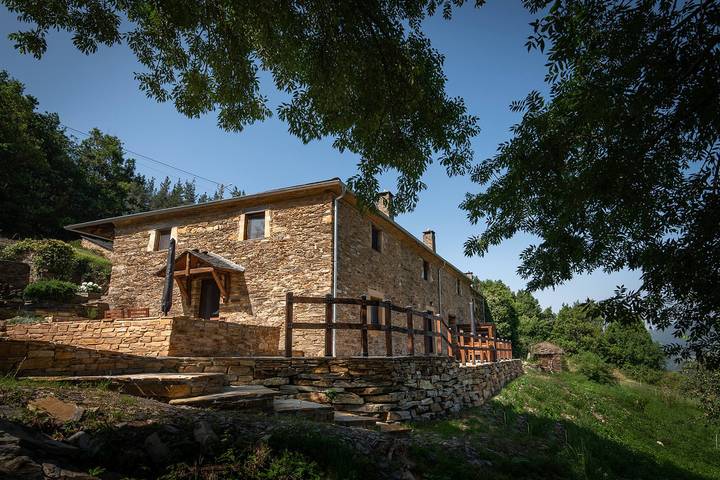 Casa Liñeiras — Solpor in A Pontenova, A Mariña Lucense