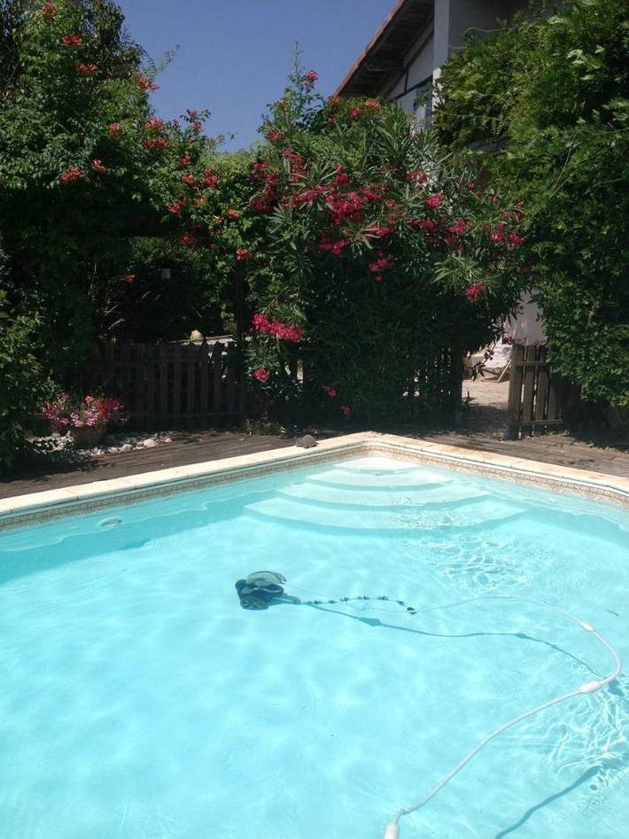 Chambre d’hôte pour 2 personnes, avec Balcon et Terrasse ainsi que Jardin et Piscine