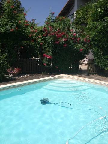 Location de vacances pour 2 personnes, avec terrasse ainsi que piscine et jardin, animaux acceptés à Saint-Sever