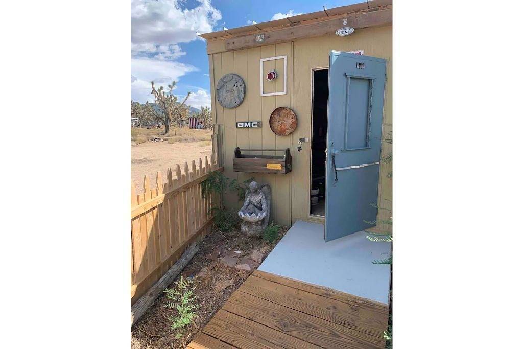 Stunning Views! Rustic cabin facing the base of Grand Canyon West in Mohave County
