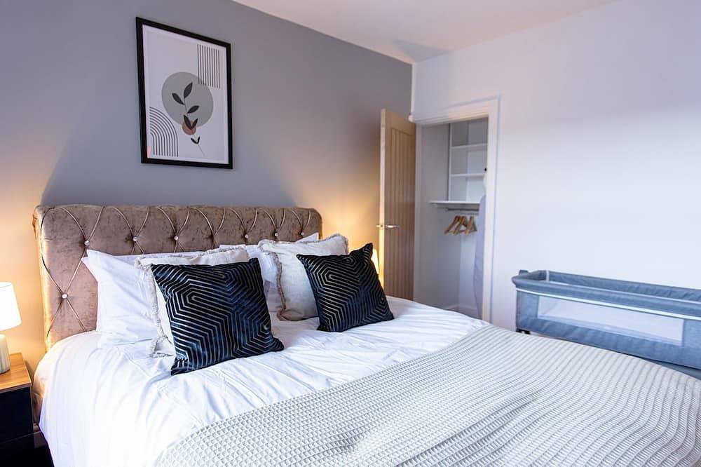 Exclusive Modern Newly Refurbished Home / Central Location in Stoke-on-Trent, Midlands