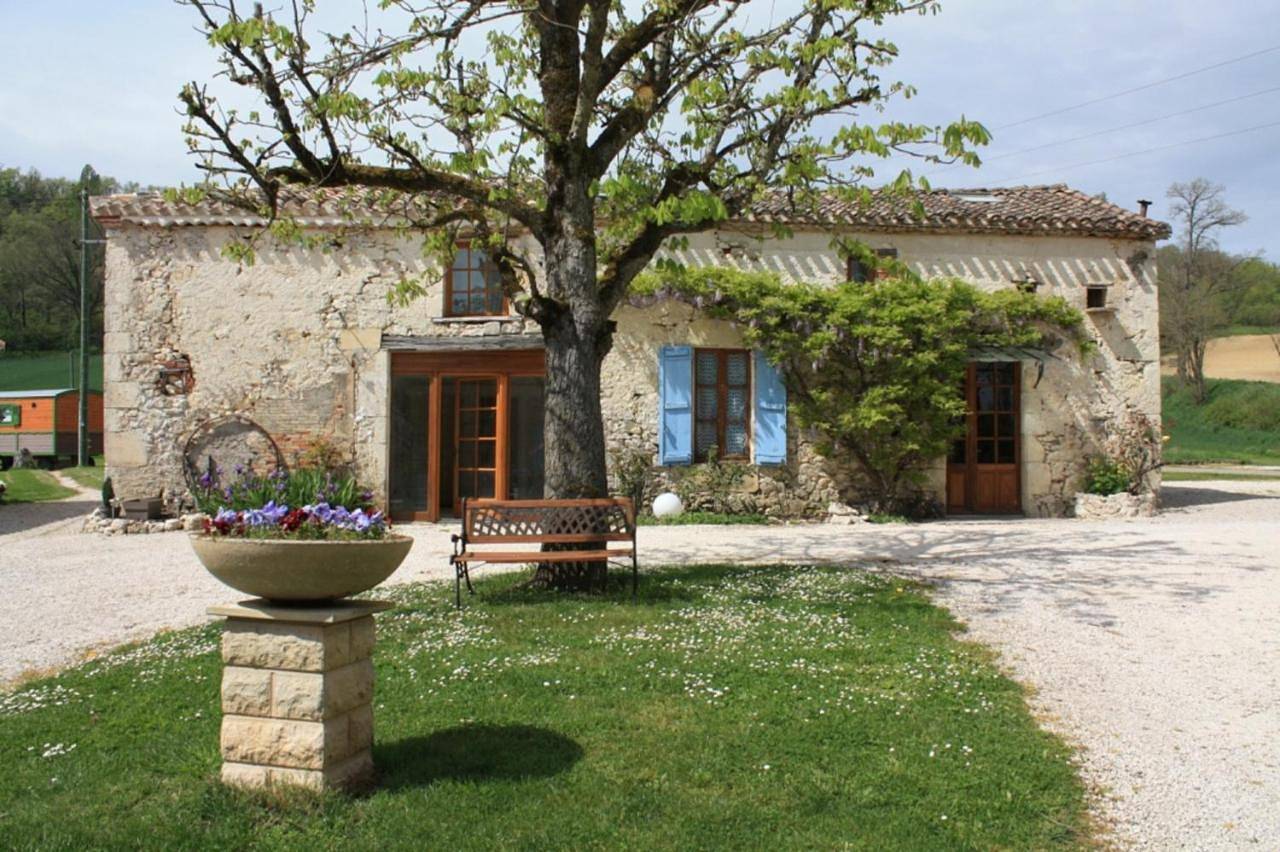 Two-Bedroom House in Roquecor, Quercy