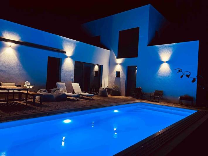 Villa pour 11 personnes, avec piscine ainsi que jardin et jacuzzi