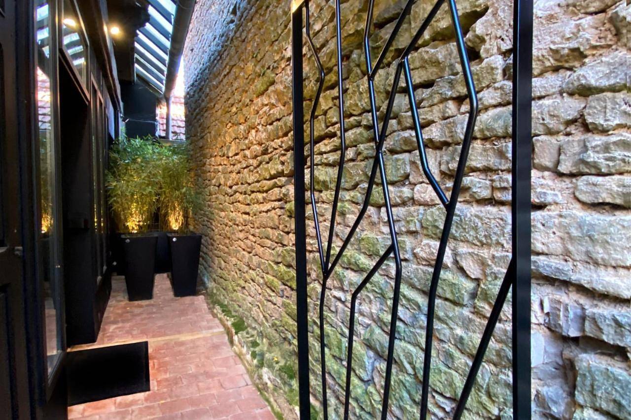 Le Domaine des Prés Verts Suites & Chambres avec Jacuzzi Privatif à Châteauneuf in Châteauneuf (Côte-d'Or), Région de Beaune