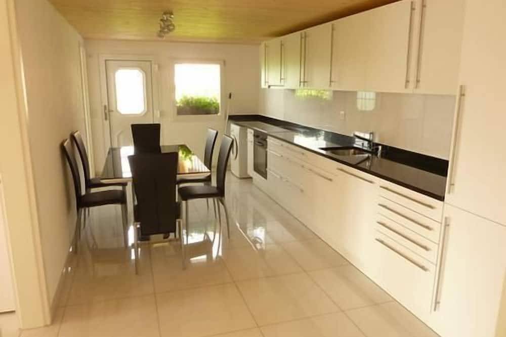 Ganze Wohnung, Ferienwohnung Vitznau für 1 - 4 Personen mit 2 Schlafzimmern - Ferienwohnung in Vitznau, Vierwaldstättersee