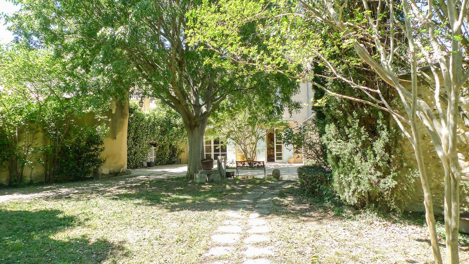 Charmante maison de village avec jardin et piscine privée en Provence in Sainte-Cécile-les-Vignes, Vaucluse