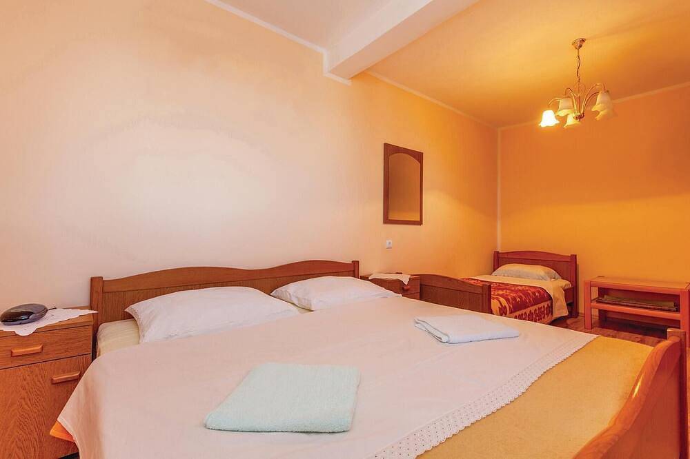 Geheel appartement, Prachtig appartement in Sveti Juraj in Sveti Juraj, Velebit Nature Park