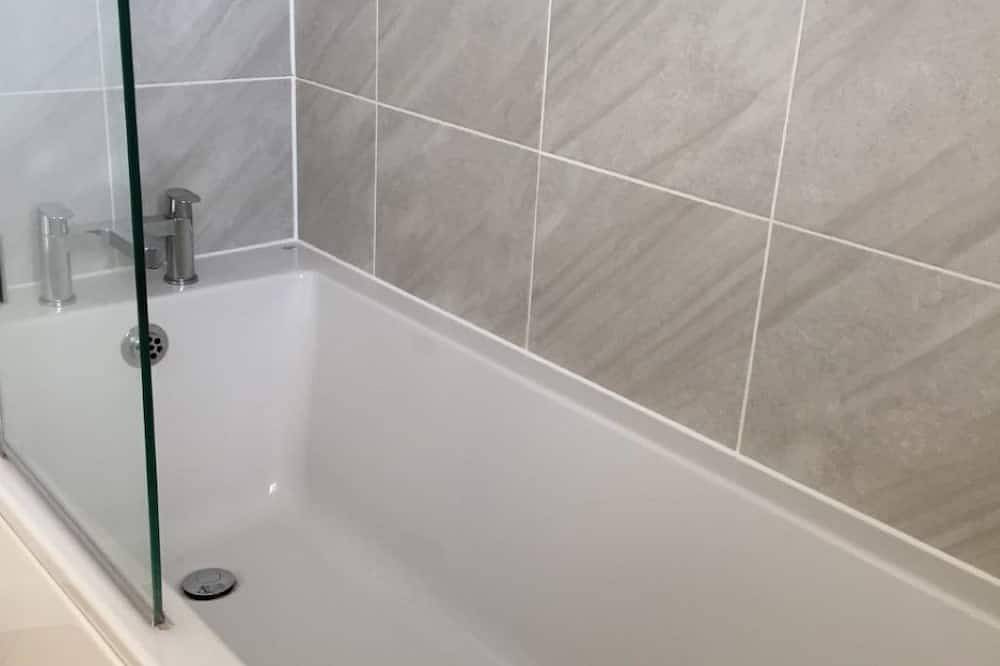 Luxury Riverside House-10 minutes à pied de Otley Town Yorkshire Parking gratuit in Leeds, Yorkshire de l'Ouest