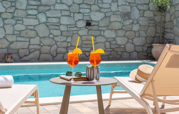 Villa pour 8 personnes, avec sauna et piscine à Turanj