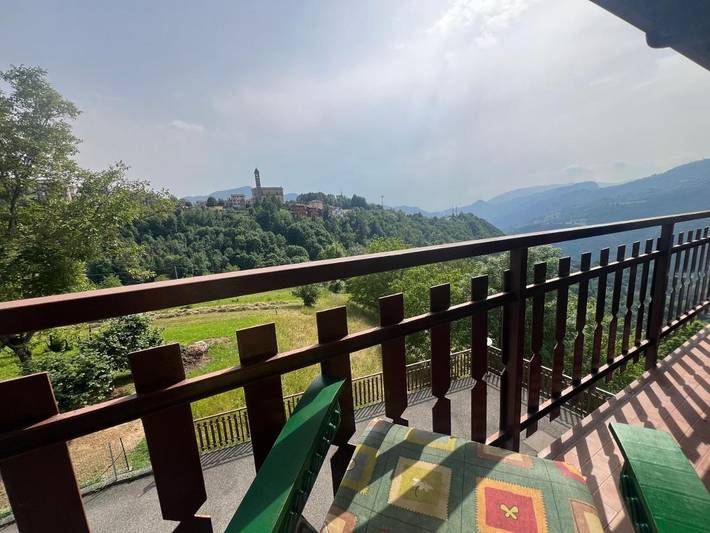 Gîte pour 3 personnes, avec balcon et vue, animaux acceptés à Zogno