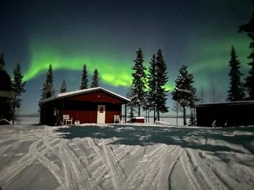 Location de vacances pour 6 personnes, avec vue ainsi que jardin et sauna à Kiruna