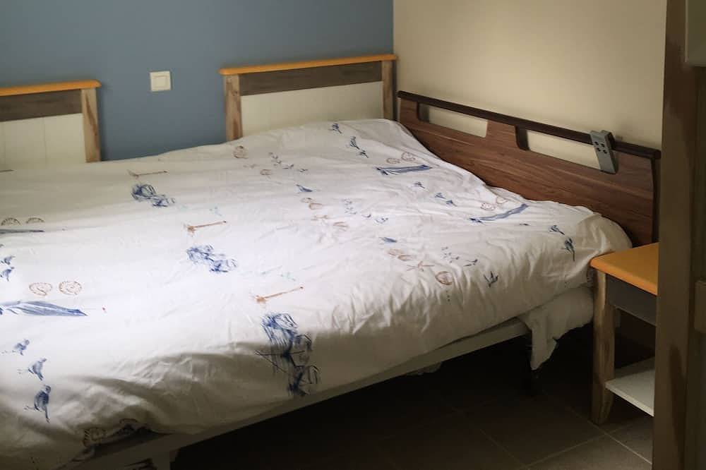 Vacation home 56 m2 in residence with heated pool near beaches in Locmaria, Côte des Mégalithes