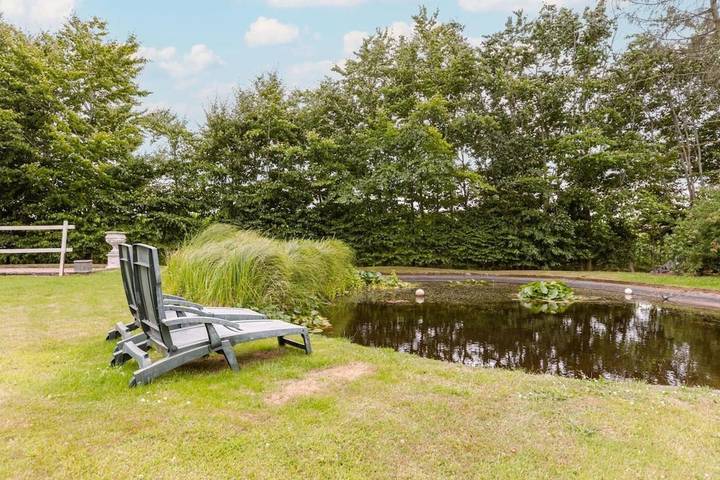 Ferienhaus für 10 Personen, mit Whirlpool und Terrasse sowie Garten und Pool