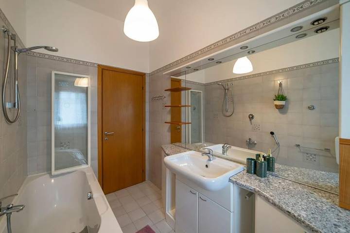 Gîte pour 7 personnes, avec balcon et vue, adapté aux familles à Brescia - 3