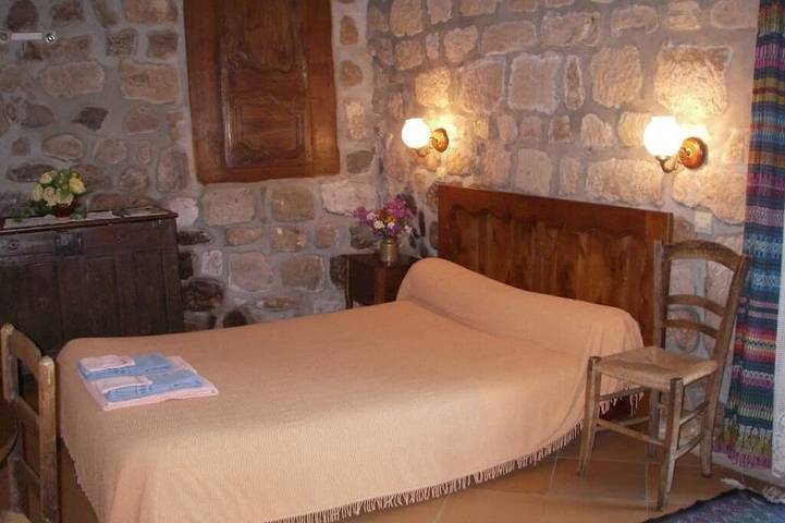 Gîte pour 14 personnes, avec piscine ainsi que jardin et terrasse, animaux acceptés dans Privas - 4