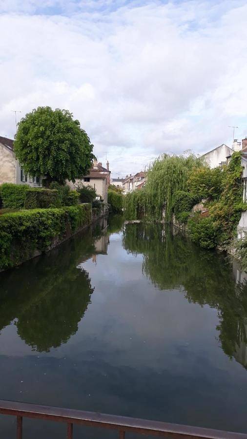 Gîte pour 3 personnes, avec Balcon et Terrasse ainsi que Jardin et Vue à Nemours - 4