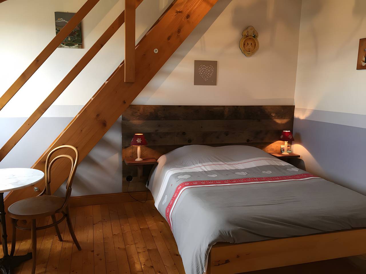Casa de huéspedes 'Chambre Familiale - Kalie-Simba' con vistas a la montaña y jardín compartido in Orbey, Parque natural regional de los Ballons des Vosges