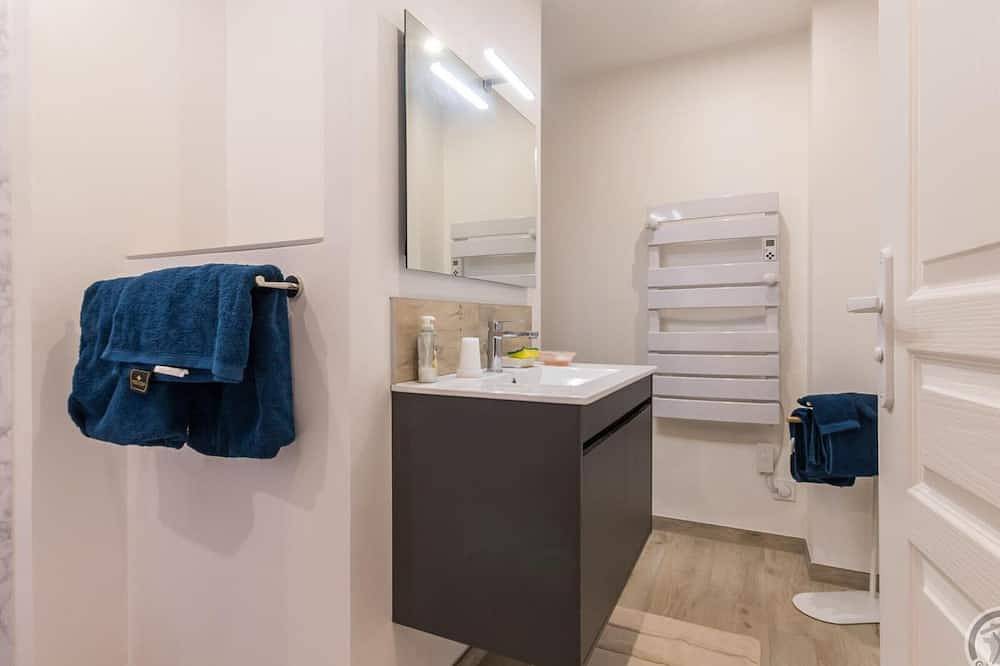 Appartement entier, Appartement cosy avec parking - 2 pers. in Donville-les-Bains, Côte de la Déroute