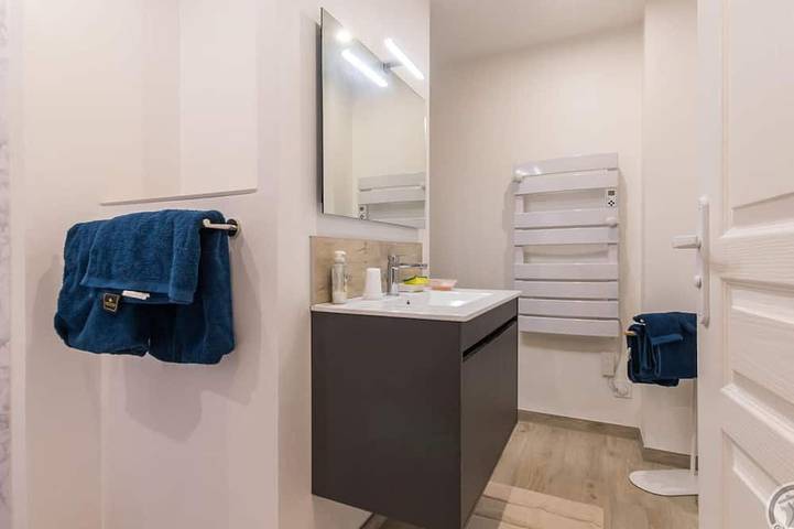 Appartement entier, Appartement cosy avec parking - 2 pers. in Donville-les-Bains, Côte de la Déroute