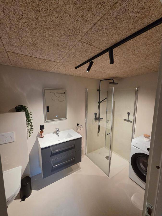 Gîte pour 4 personnes, avec terrasse et jardin à Leknes - 3