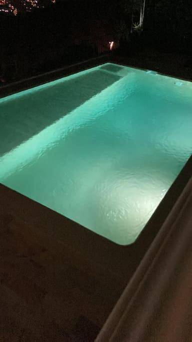 Location de vacances pour 13 personnes, avec piscine ainsi que jardin et vue à Cabrils - 4