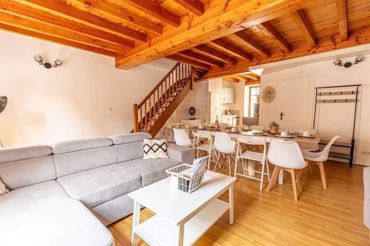 Appartement de vacances pour 12 personnes, avec Jacuzzi et Terrasse