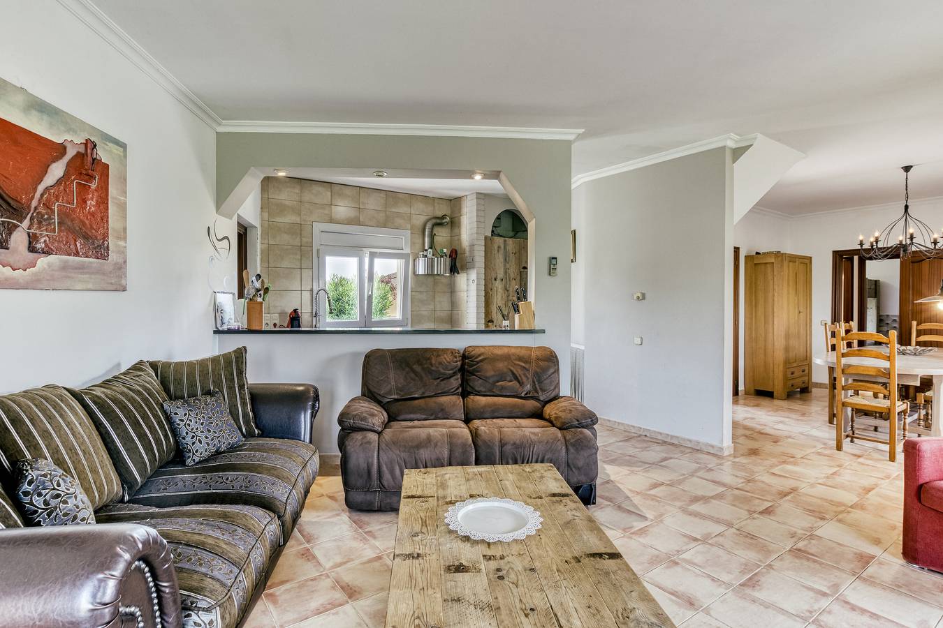 Villa 'Casa Flores' with Mountain View, Shared Pool and Wi-Fi in Vilacolum, Torroella de Fluvià