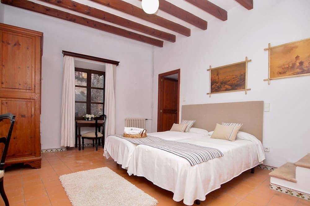 León de Sineu - Diez Habitaciones Villa, Capacidad 21 in Sineu, Interior de Mallorca