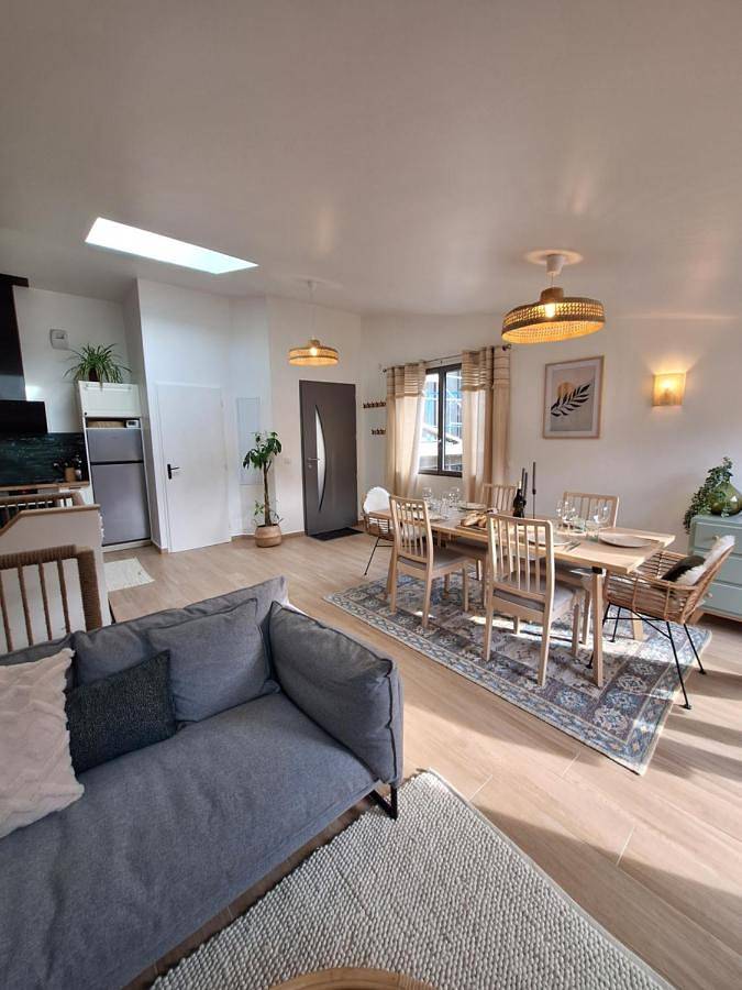 Gîte pour 6 personnes, avec Balcon ainsi que Terrasse et Vue à Saint-Étienne-de-Cuines