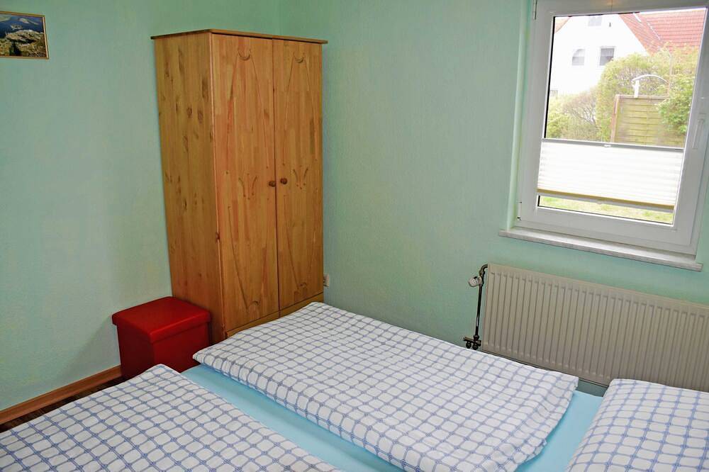 Entire apartment, Holiday house in Plogshagen on Hiddensee - Holiday house in Plogshagen on Hiddensee in Neuendorf Hiddensee Island, Hiddensee