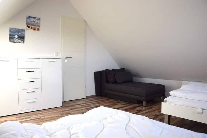 Ferienhaus für 9 Personen, mit Sauna und Balkon sowie Garten in Dornum - 4