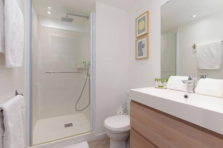 Gîte pour 5 personnes, avec jacuzzi et terrasse dans Office De Tourisme De Golf Juan - 4