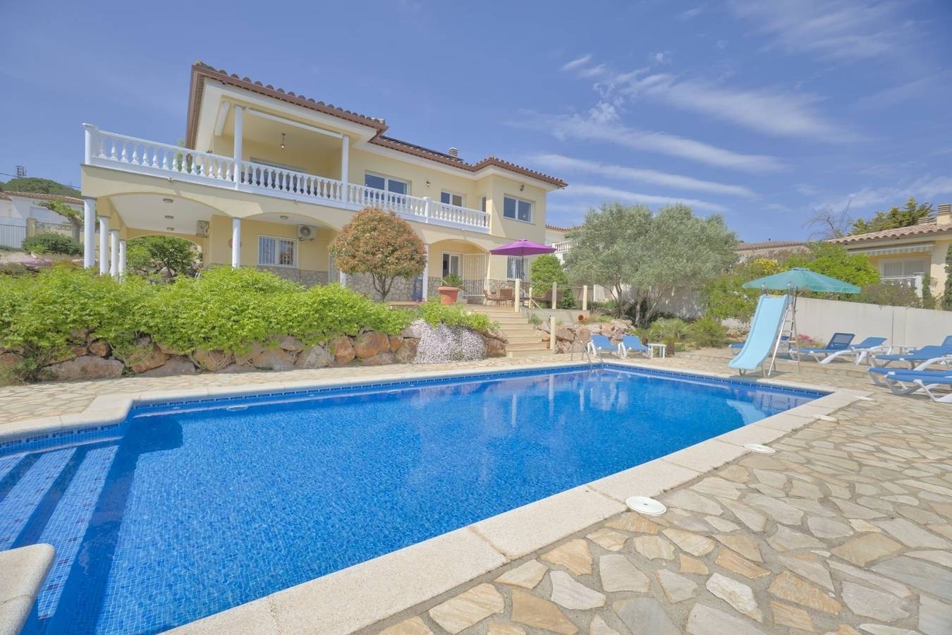 Haus Girasol in l'Escala, Oberampurien