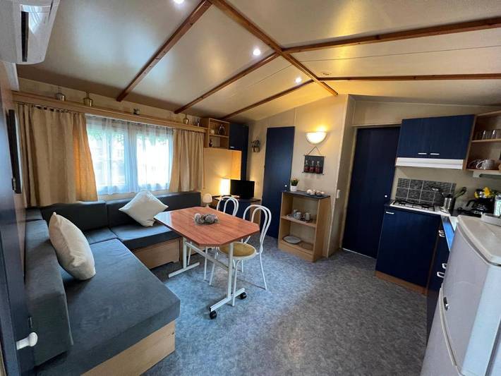 Camping pour 5 personnes, avec Terrasse et Jardin ainsi que Piscine et Vue