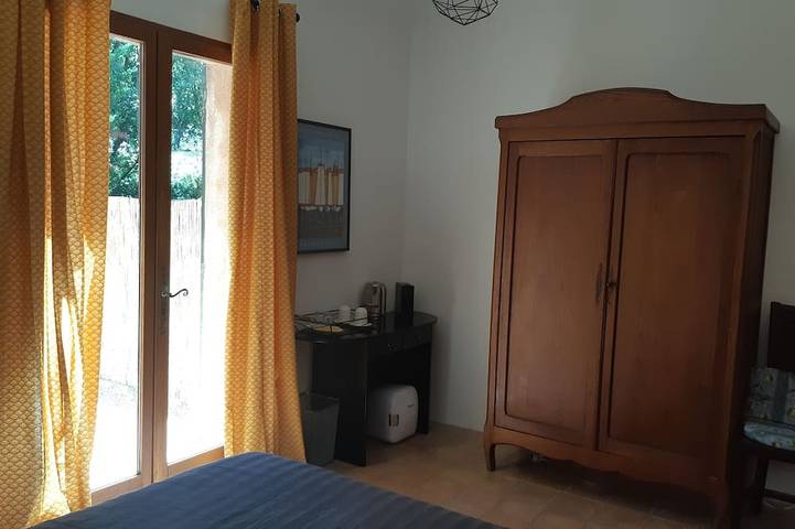 Location de vacances pour 2 personnes, avec jardin et jacuzzi à Peyrolles-en-Provence - 4