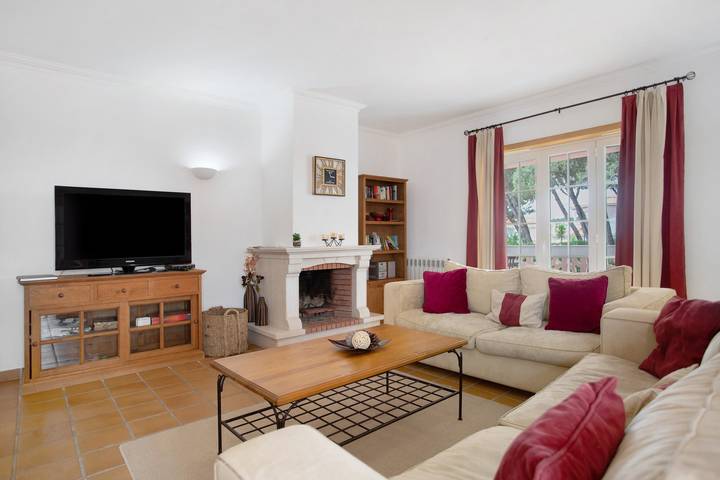 Apartamento entero, Encantadora casa de vacaciones Buenas vibras in Amoreira, Leiria District