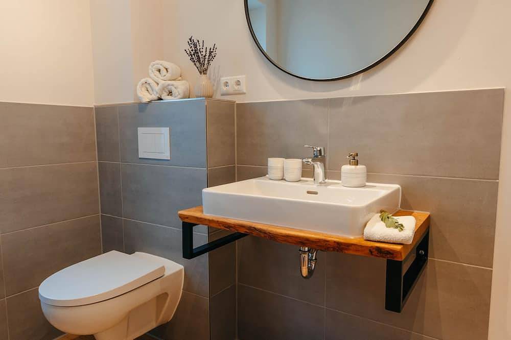 Ganze Wohnung, The vacation apartment with three terraces is located between the forest and the lake in Ratzeburg, Ratzeburger See
