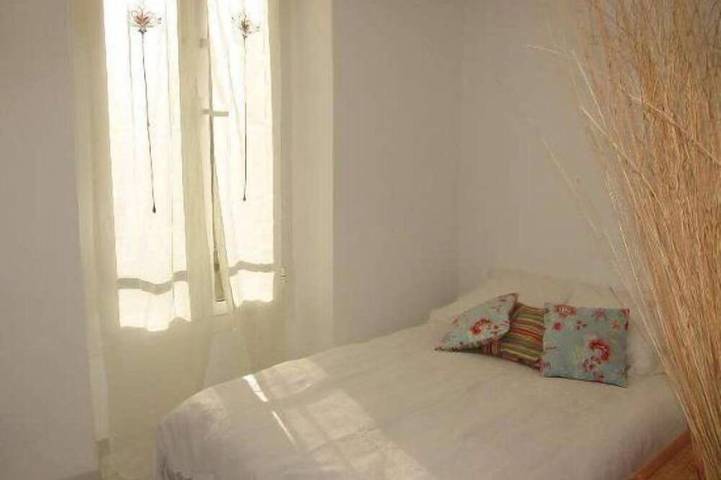Appartement entier, Superbe et lumineuse Ensoleillé 1bed Apt, au cœur de la vieille ville historique in Villefranche-sur-Mer, Côte méditerranéenne (France)