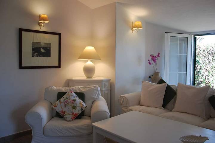 Il Sole Haus Einfamilien-Doppelhaushälfte mit Garten. Cap D'Artrutx, Menorca. in Cap d'Artrutx, Ciutadella
