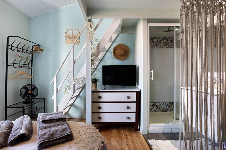 Bed and breakfast 'Chambre Comme Dans Un Combi' con terraza compartida y Wi-Fi in La Rochelle, Región de La Rochelle