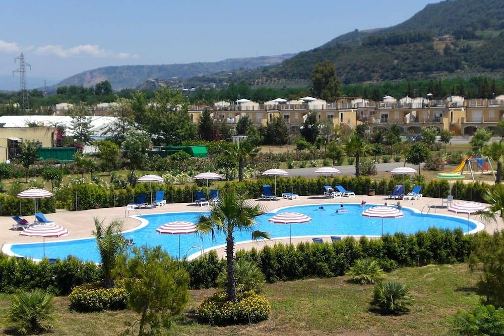 Apartamento entero, Pizzo Beach Club \"Summer Special\" 2 habitaciones, apartamento 13F con Wifi gratuito y 2 Terr in Pizzo, Provincia de Vibo Valentia