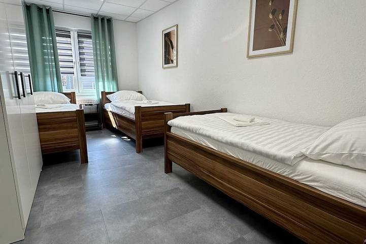 Ganze Wohnung, Renovierte & voll möblierte Wohnung für 7 Personen in Minden, Kreis Minden-Lübbecke
