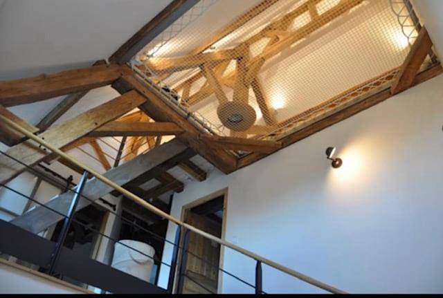 Location de vacances pour 8 personnes, avec piscine ainsi que terrasse et vue, animaux acceptés à Sens-sur-Seille - 4