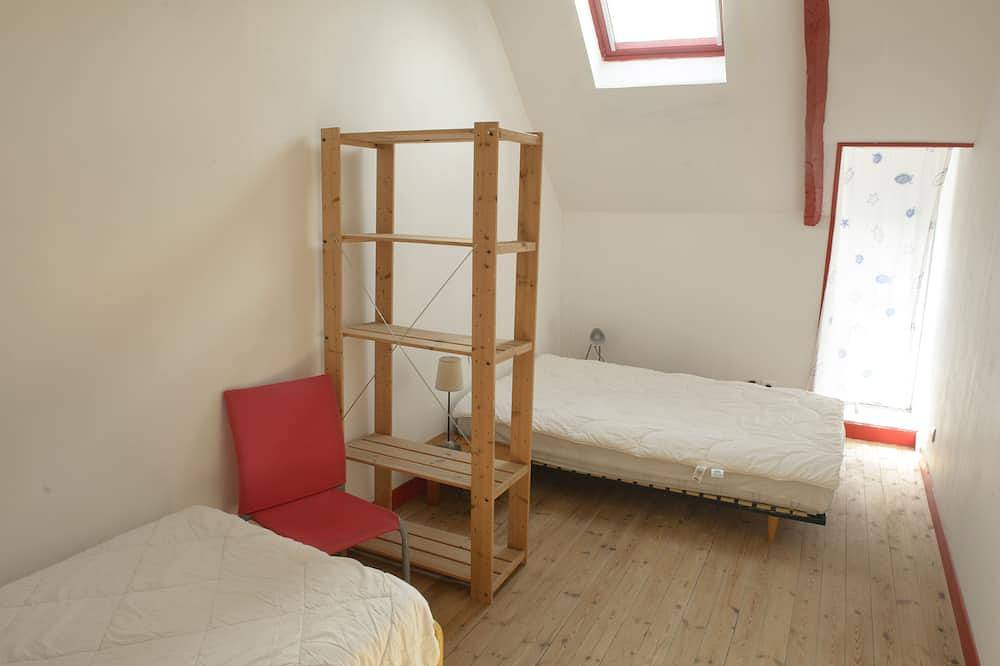 Maison en Pierres Avec Terrasse et Jardin in Saint-Quay-Portrieux, Côte de Goëlo