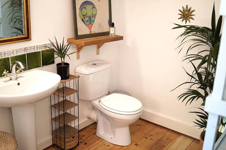 Apartamento entero, Mas Des Fleurs - Heated pool - Child friendly gardens - Beach 10mins in Perpiñán, Costa mediterránea (Francia)