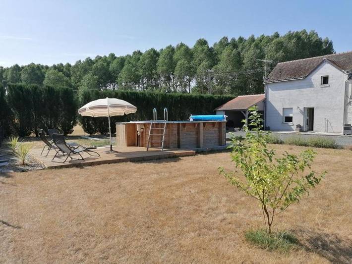 Location de vacances pour 6 personnes, avec terrasse ainsi que piscine et jardin à Rilly-sur-Vienne