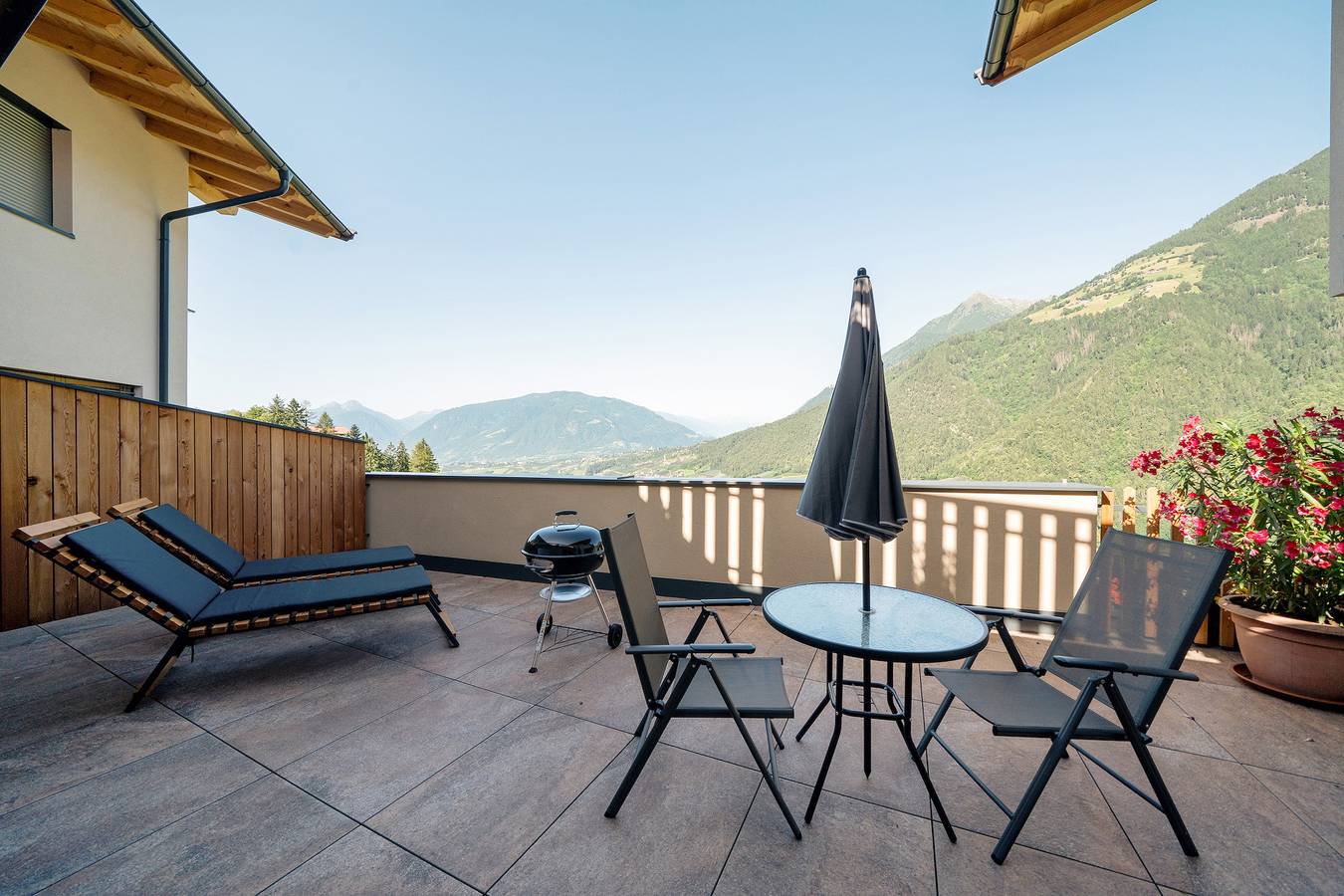 Bauernhaus 'Hochwart' mit Bergblick, privater Terrasse und Wi-Fi in Verdins, Schenna